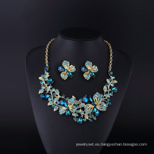 Conjunto de collar de diamantes de imitación de flor Ivne sophire y cristal